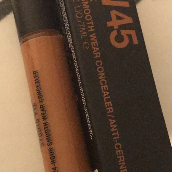 x1 MAC SMOOTHWEAR CONCEALER (CHOOSE YOUR SHADE) BRAND NEW BOXED - Picture 7 of 8